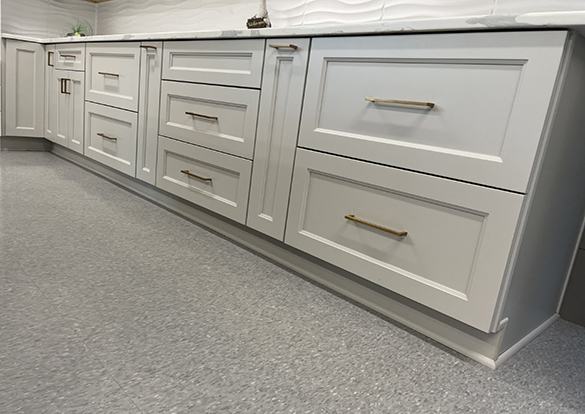 Esca Dove kitchen cabinets installed
