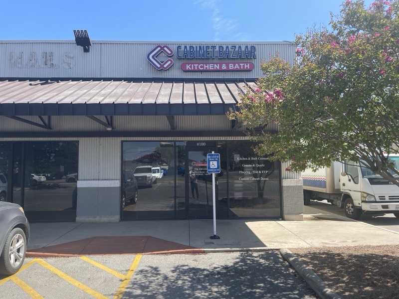 Showroom de MNK Cabinet en 6679 Peachtree Industrial Blvd Suite i, Norcross, GA